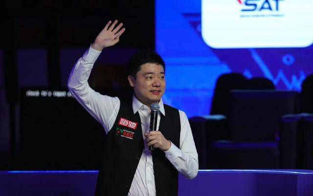 尤其是王勉和张祐维那段一唱一和的吉他弹唱，完全是两人自己闷头的创作，开机后直接一条过，惊艳了全场。