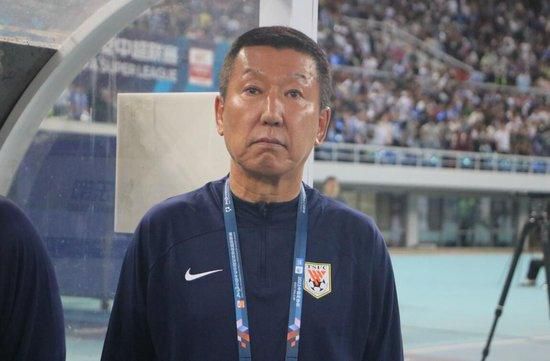 艾丽西卡·维坎德深V秀乳与法鲨深 张涵予《以父亲之名》立项 女儿遇害父亲赴美追凶 2023-10-13 10月13日，国家电影局发布关于2023年8月下全国电影剧本（梗概）备案、立项公示的通知，由陈锴担任编剧、张涵予、薇薇领衔主演的电影《以父亲之名》正式立项。
