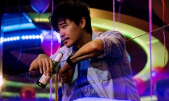 逃离毒窟的田恬（刘浩存 饰）走投无路，找到文淇饰演的表姐方笛。